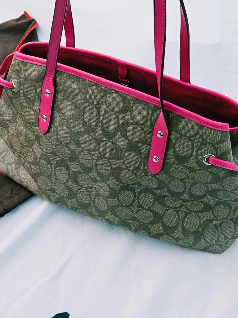 Authentic Coach Signature Drawstring Carry All Tote Pink Leather CC Print Bag